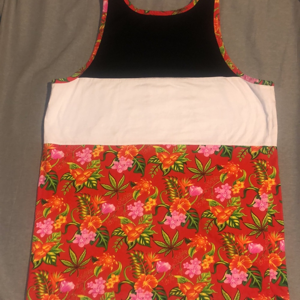 DGK Tank Large - Picture 2 of 2